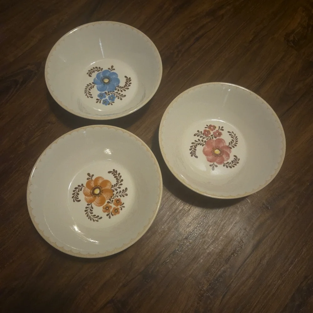 Vintage Floral Large Ceramic Bowls - Set of 3 9.5 Inches